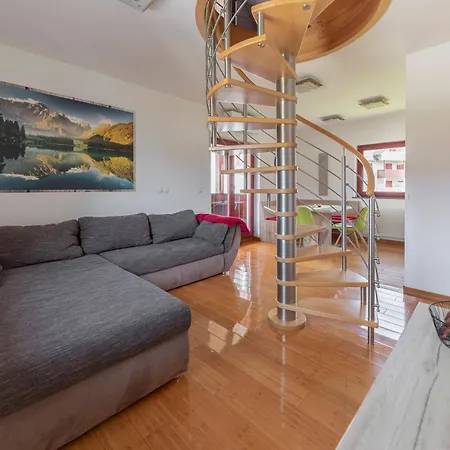 Apartment Timber *